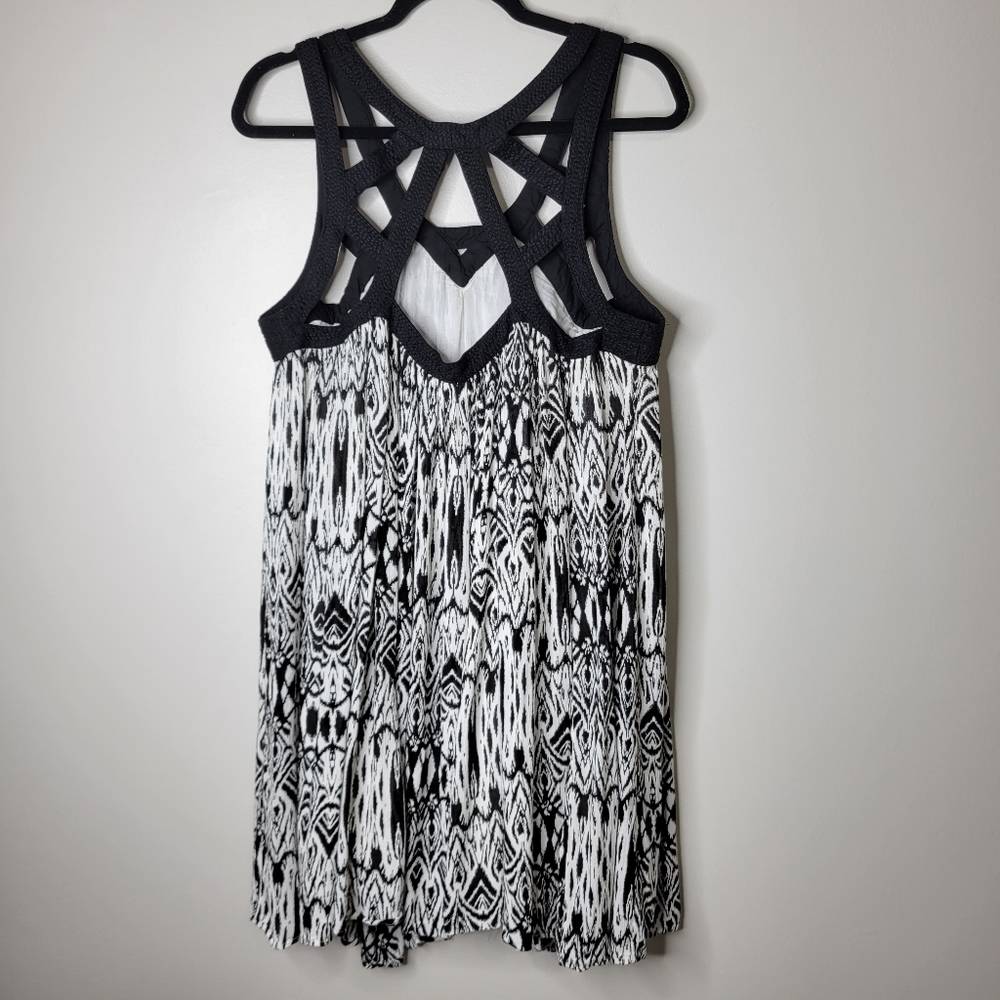 Vnl Styleline Flowy Dress - Picture 6 of 8